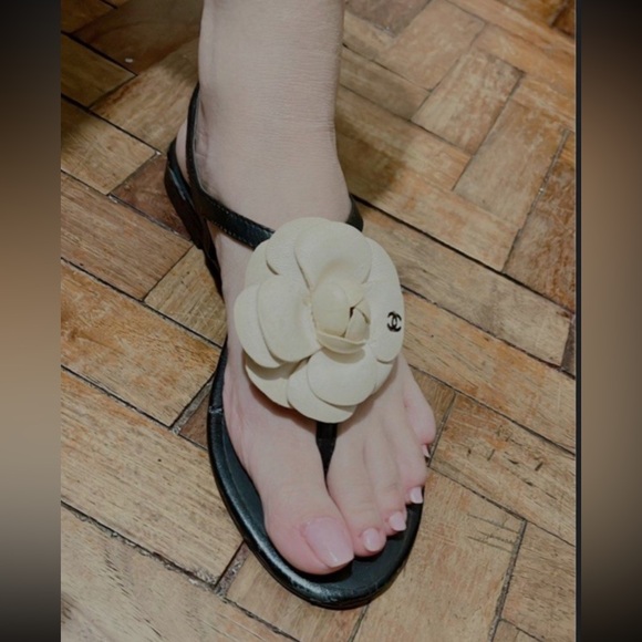 CHANEL Camellia flip flops sz 38eu 7.5US - Picture 5 of 11